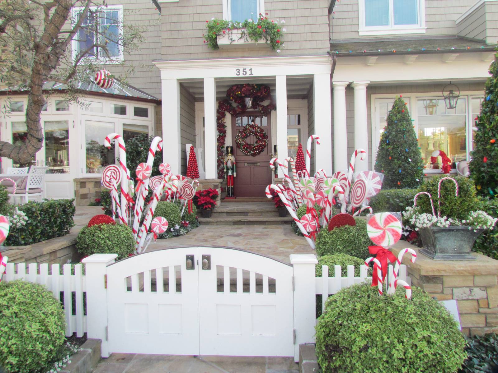 2025 Holiday Home Walking Tour at Balboa Island